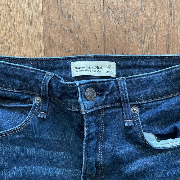 Abercrombie & Fitch The Super Skinny High Rise Jeans Size 0 - Picture 4 of 5
